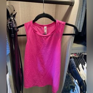 Lululemon pink shirt